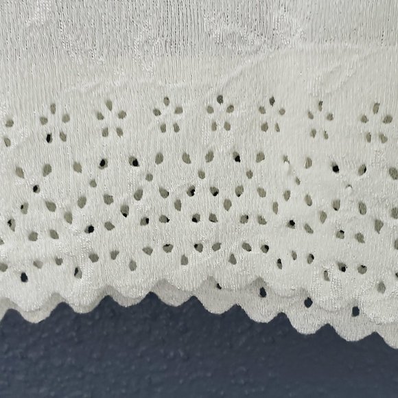 ALLIE & ROB WOMENS CROCHET FLOAL PATTERN IVORY/CREAM KNIT TOP SIZE XL - Picture 8 of 9